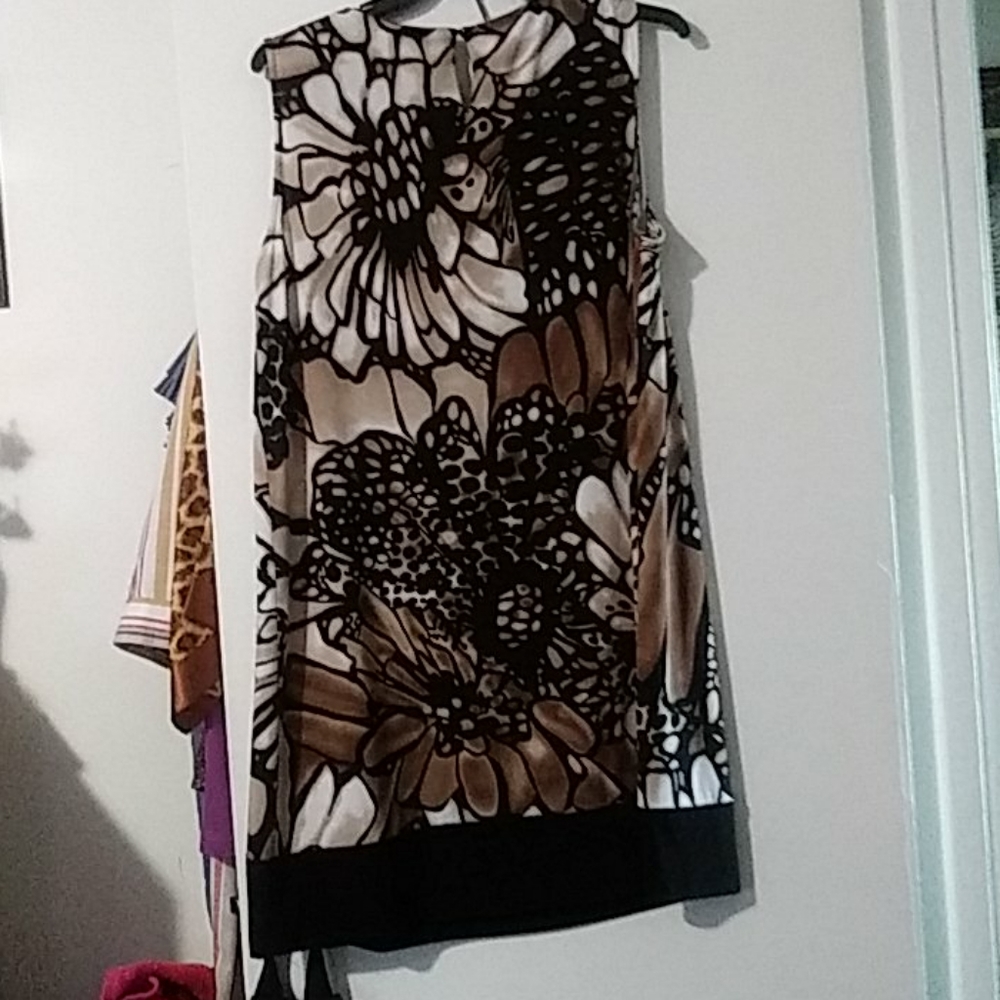 Dress - Picture 2 of 3